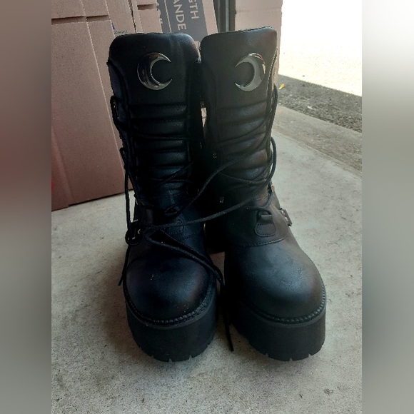 SOLD- Kill Star "Broom Rider" Boot 11 - Picture 2 of 4